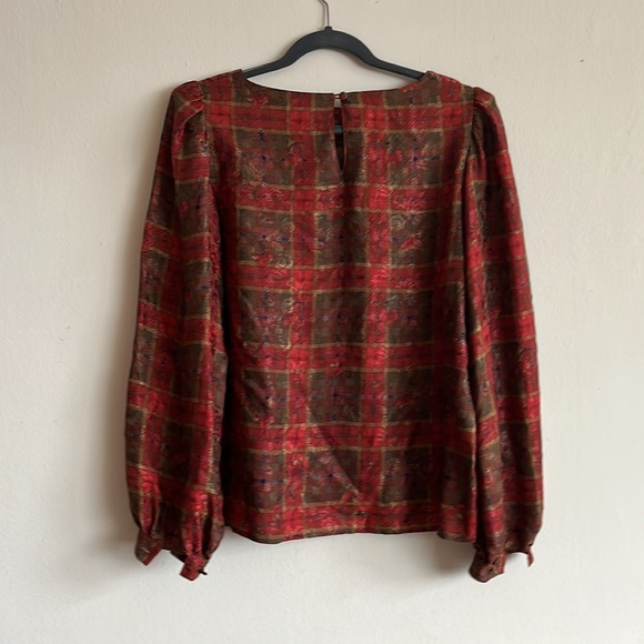 Vintage 100% Silk Oscar de la Renta blouse - Picture 2 of 3